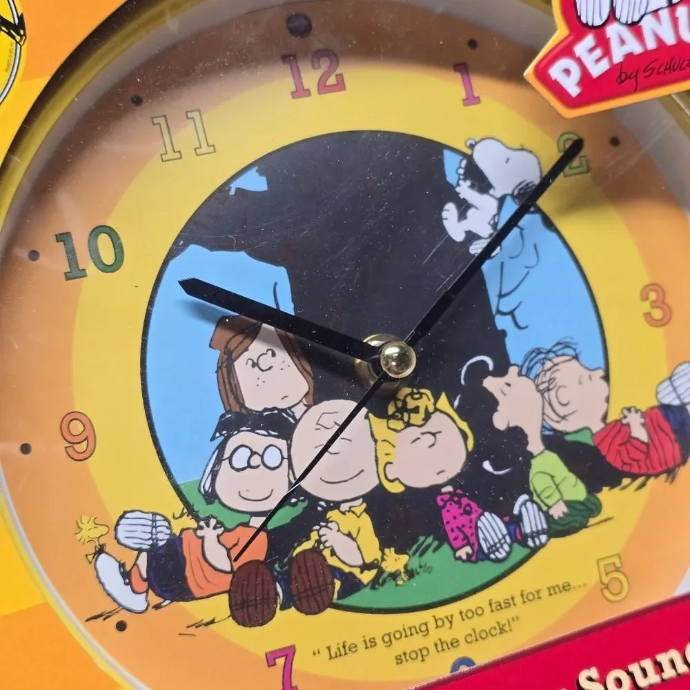 Peanuts 60 Years Gang Sound Clock Linus & Lucy Hourly Song Snoopy 2010 NEW
